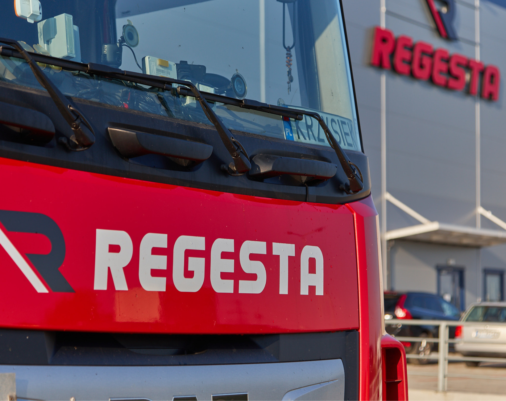 Jak wybrać operatora logistycznego? 5 kluczowych kryteriów (Poradnik)