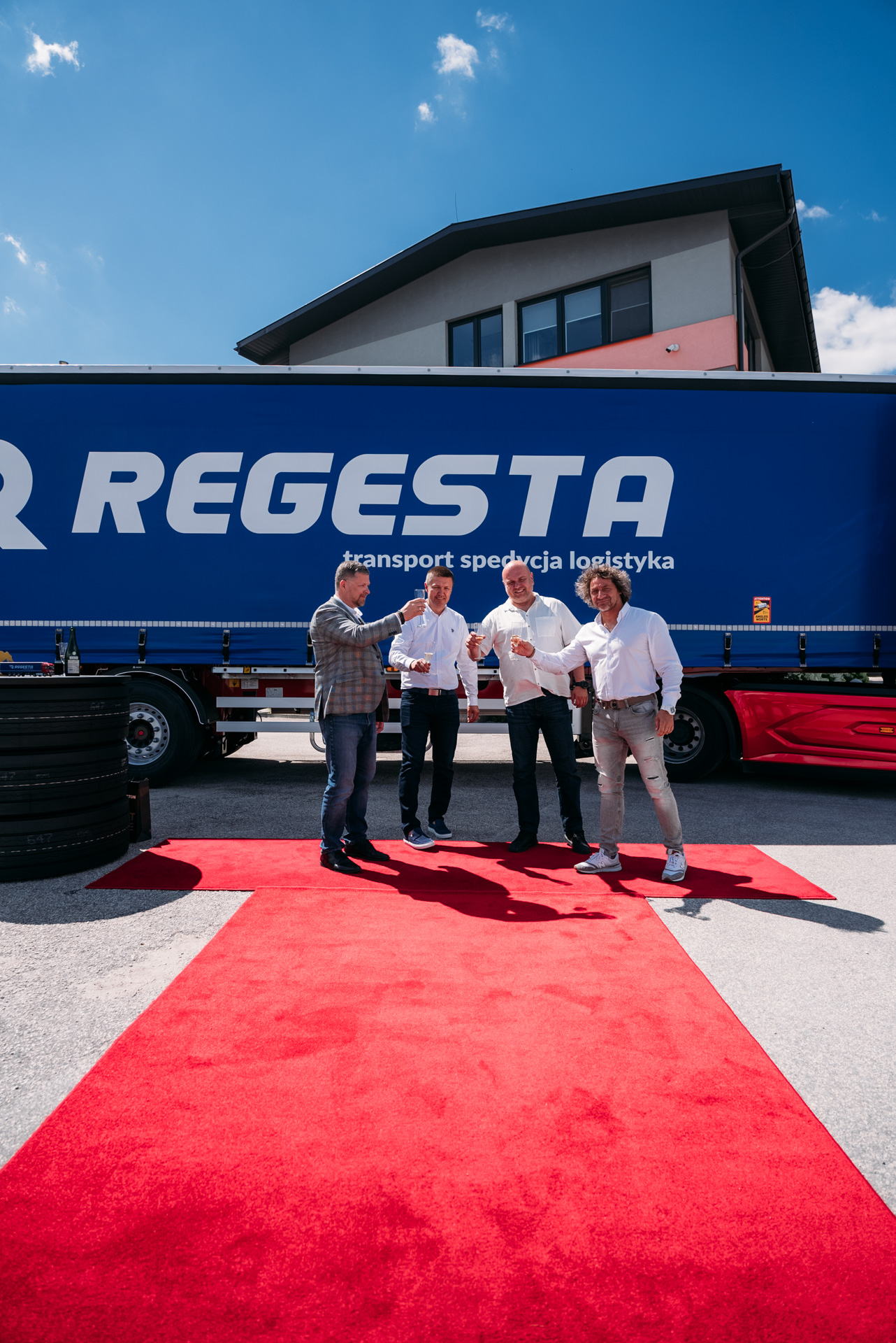 Do floty Regesta dołączyła 1300. naczepa wyprodukowana przez Wielton S.A.
