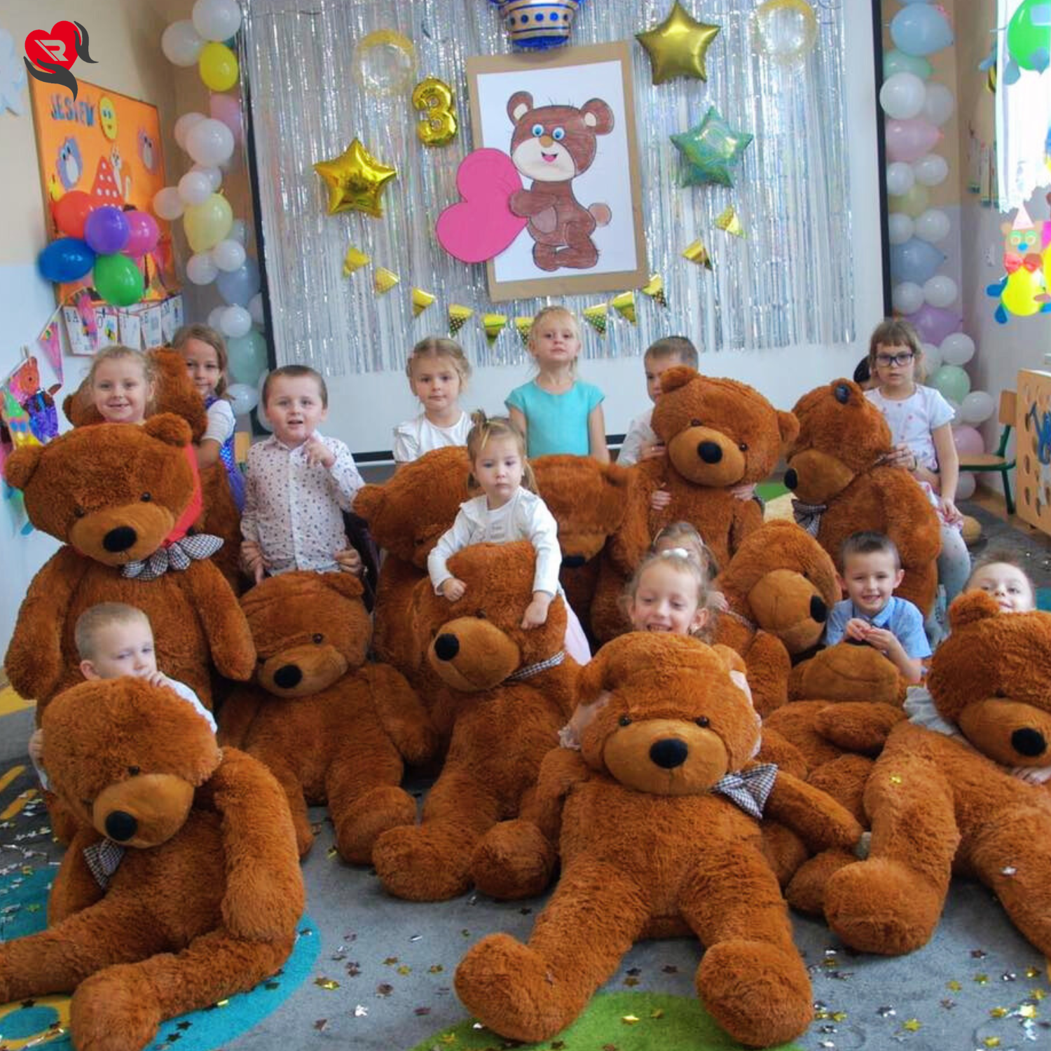 Regesta S.A. Wolontariat pracowniczy - Dzień Misia w przedszkolu "Świetlik" w Skowronnie Dolnym